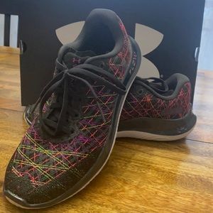 Under Armour shoes like new